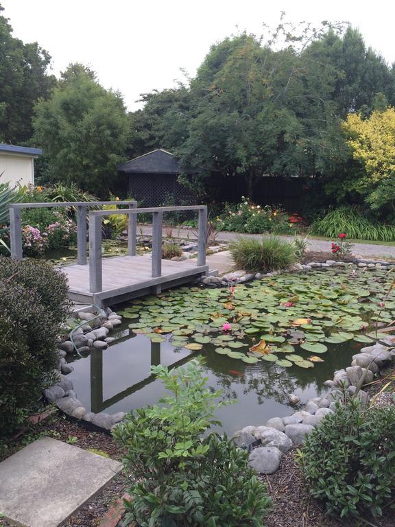 Water Lily Garden Bed and Breakfast Christchurch Exteriör bild