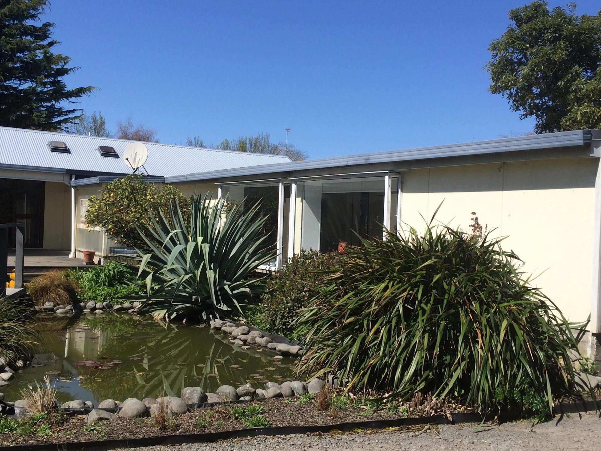 Water Lily Garden Bed and Breakfast Christchurch Exteriör bild