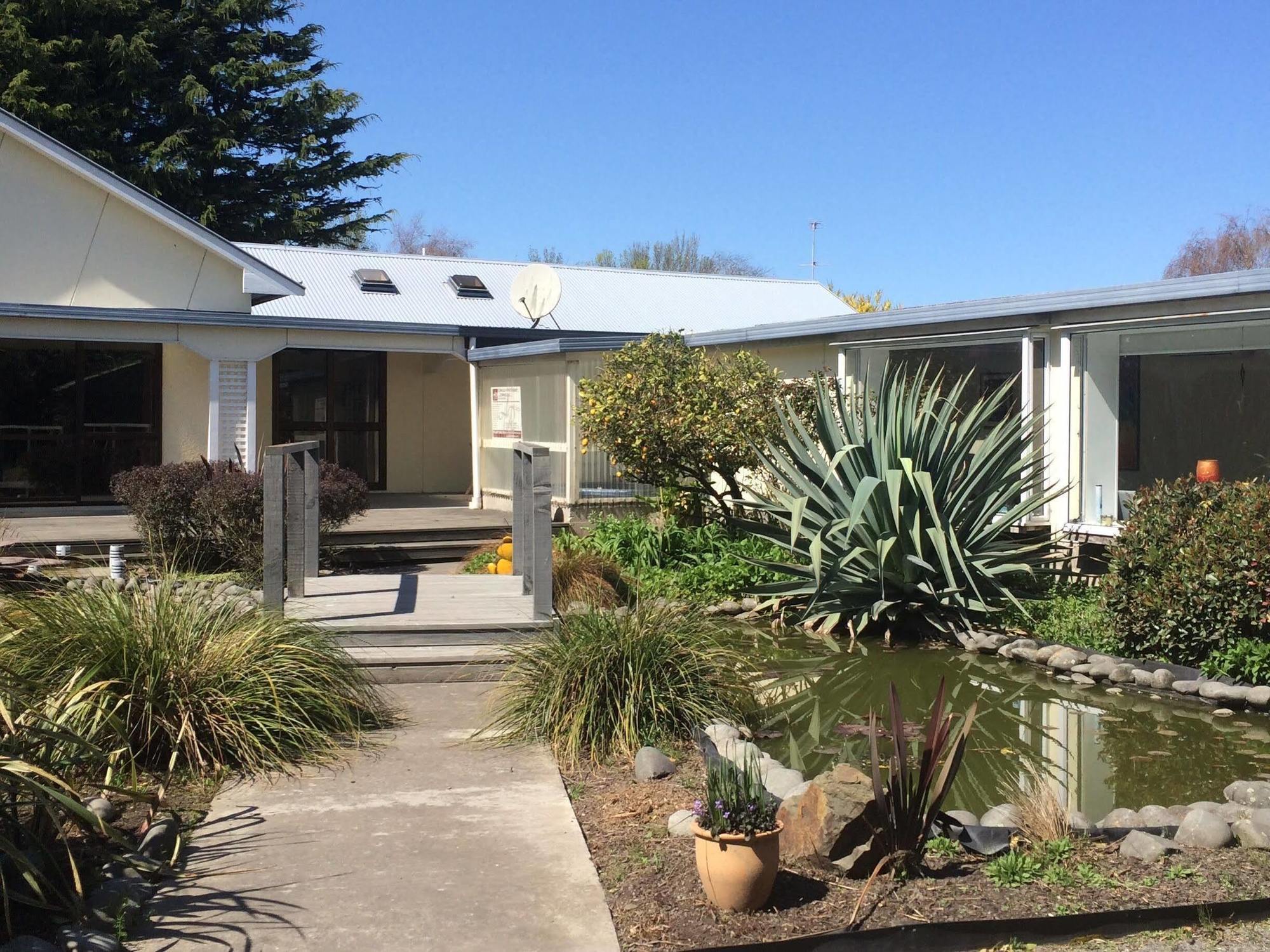 Water Lily Garden Bed and Breakfast Christchurch Exteriör bild